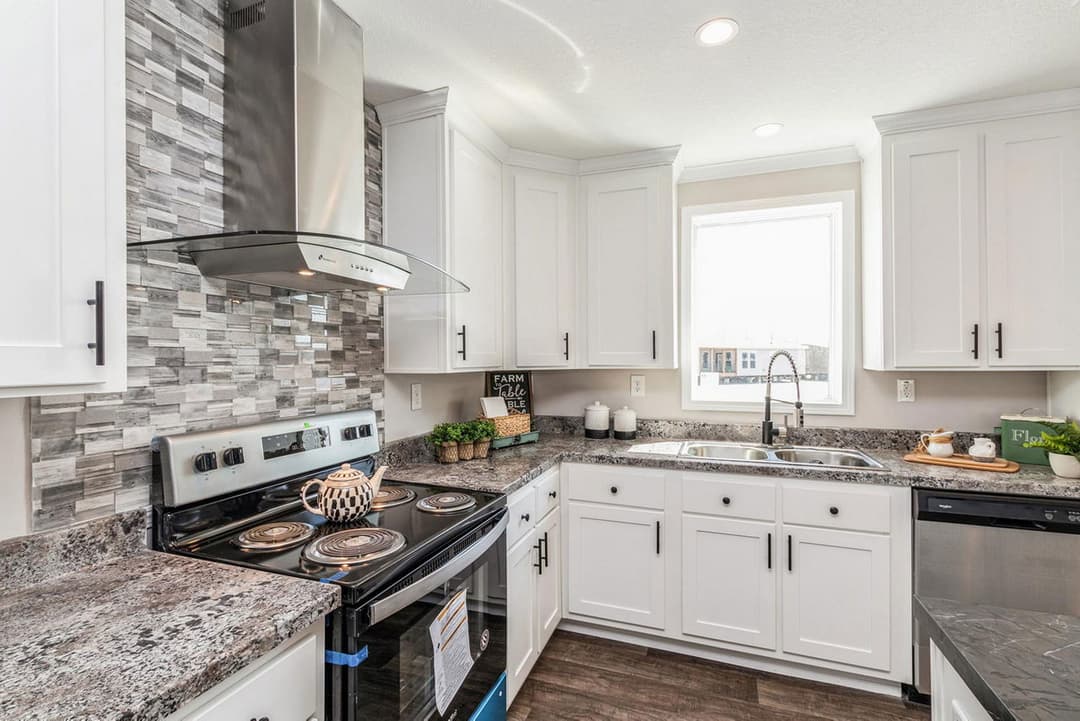 Pursuit kitchen home features