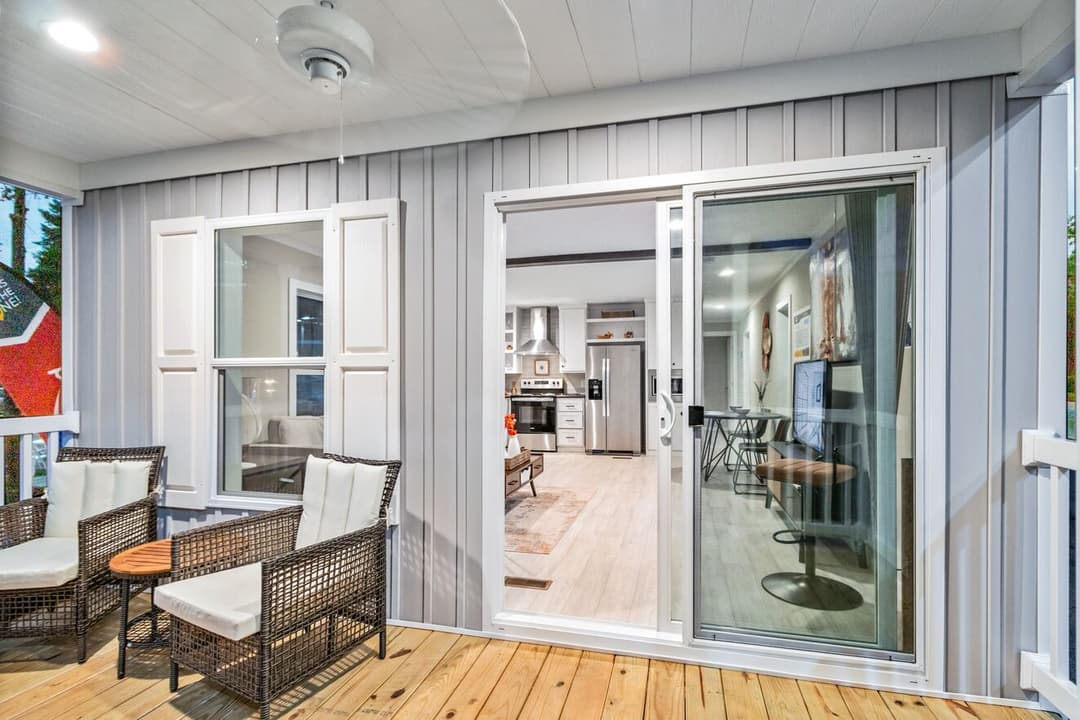 Urban 16462u exterior home features