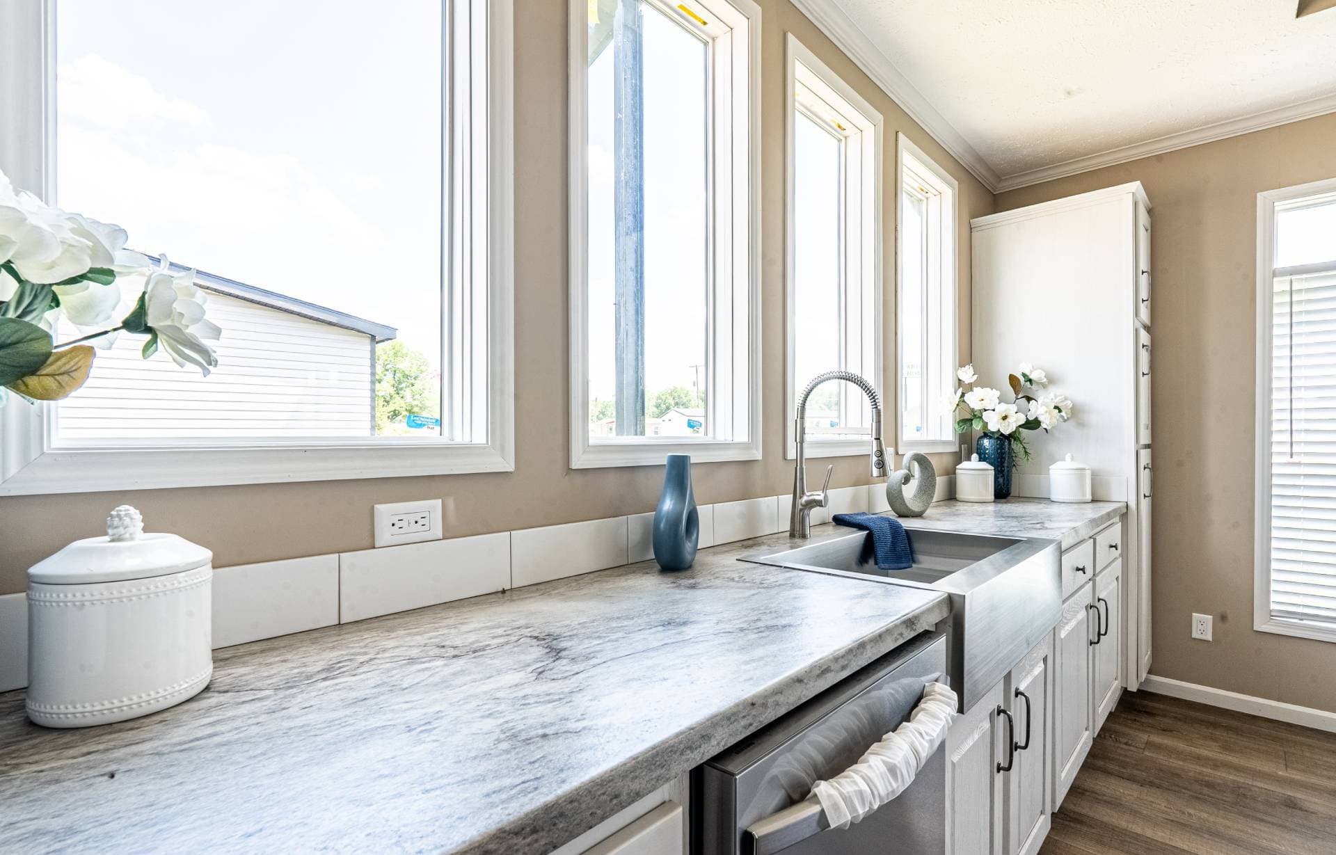 The bandon  home features