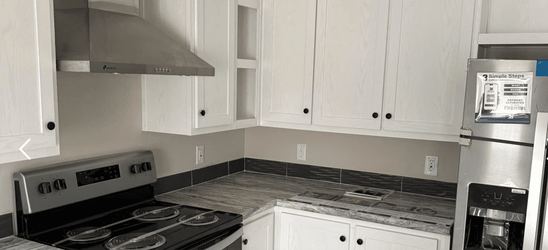 Deuce kitchen home features
