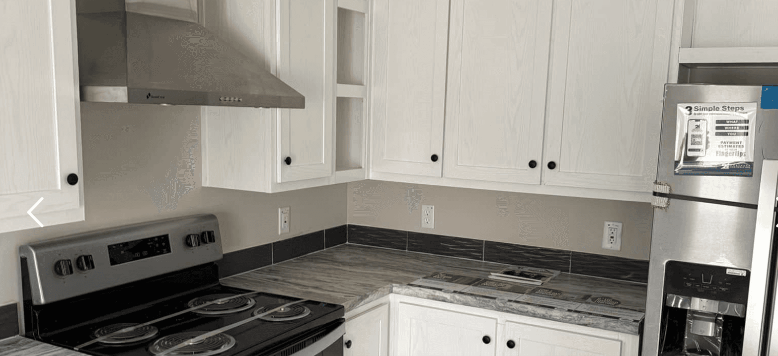 Deuce kitchen home features