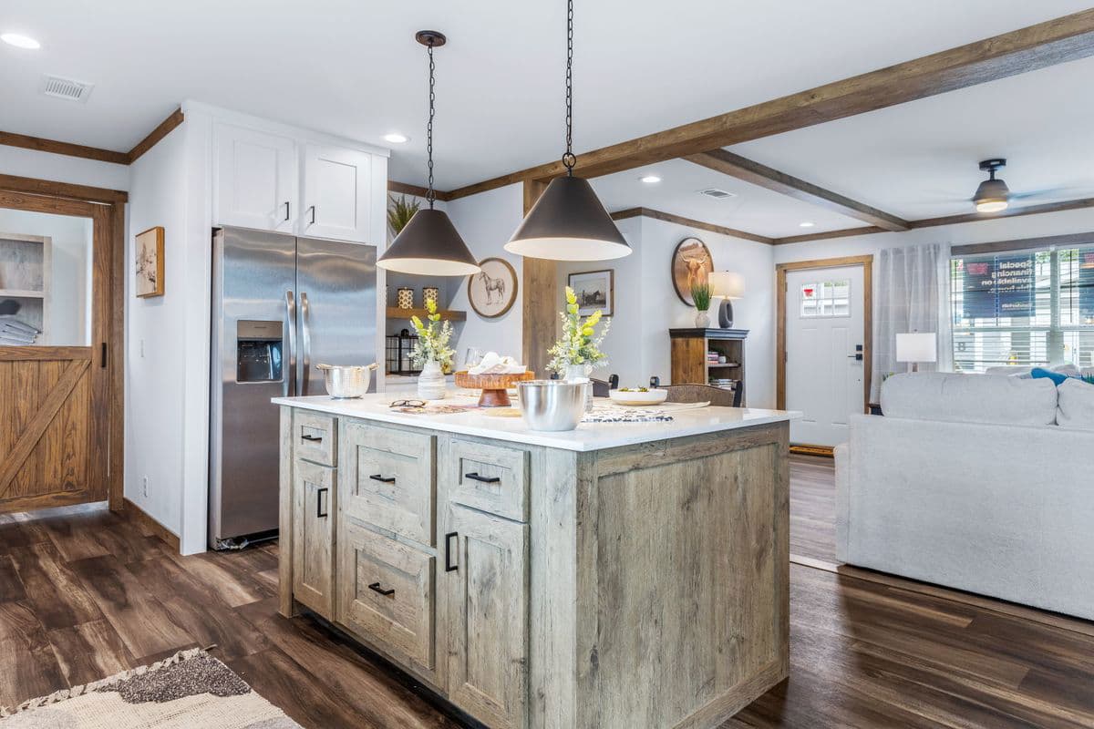 Lizzie kitchen home features