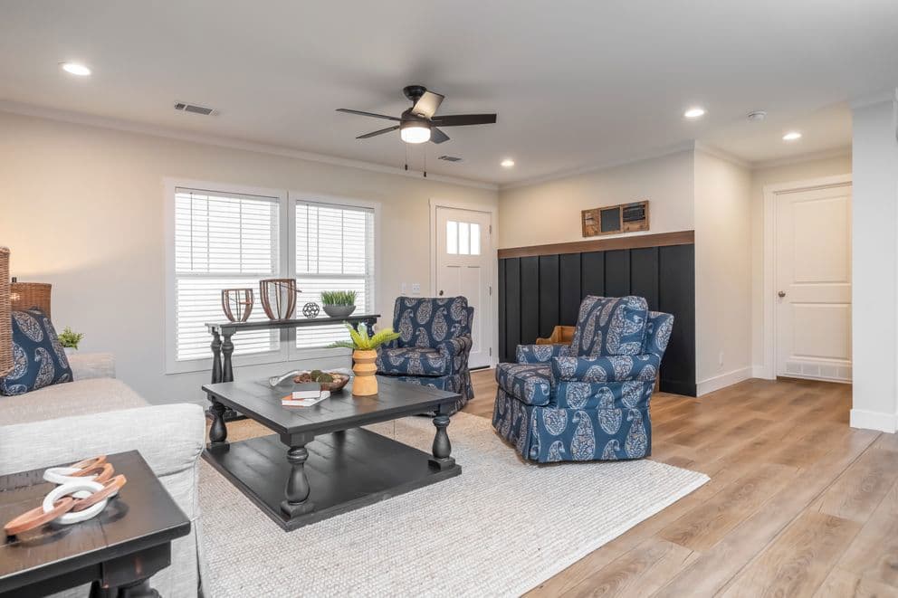 Lean on me interior home features