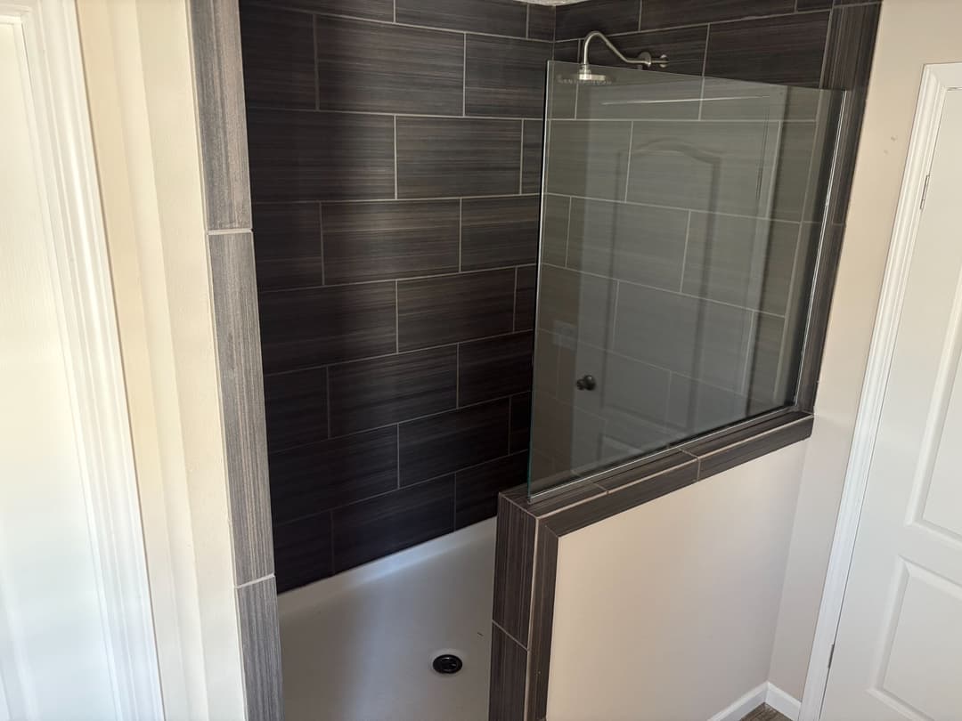 Md-10-32 lynnox bathroom home features