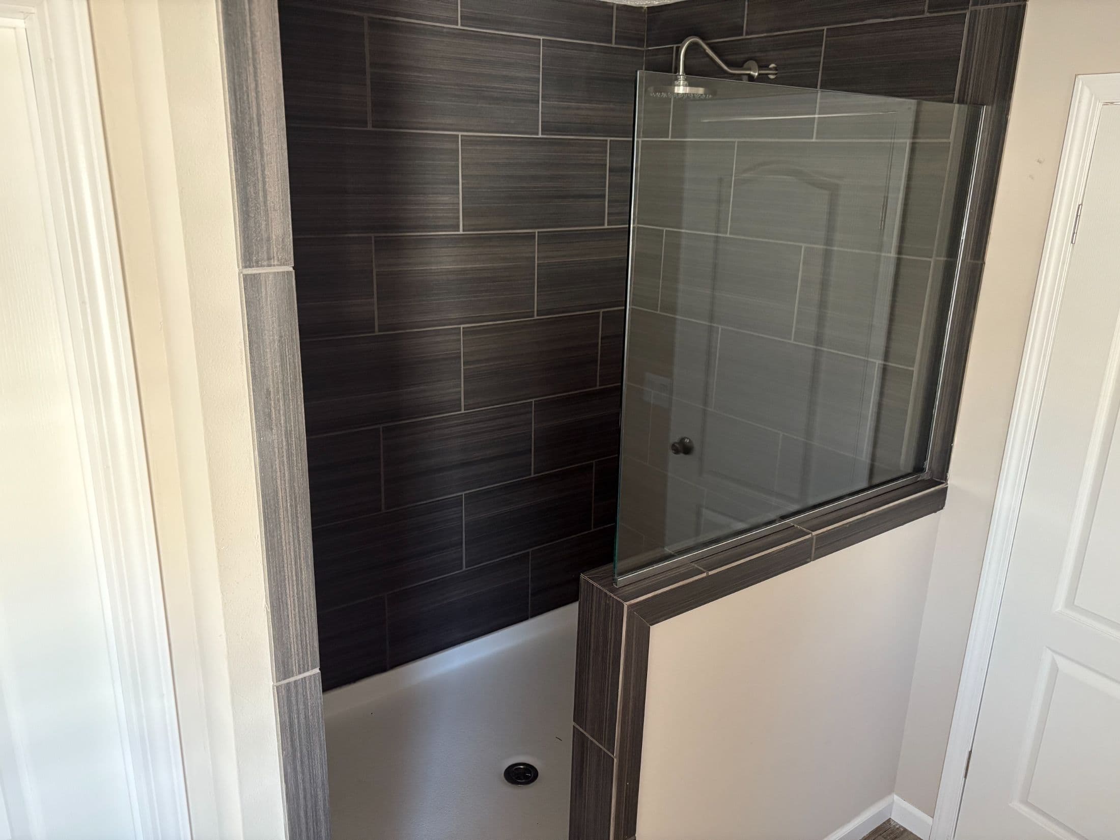 Md-10-32 lynnox bathroom home features