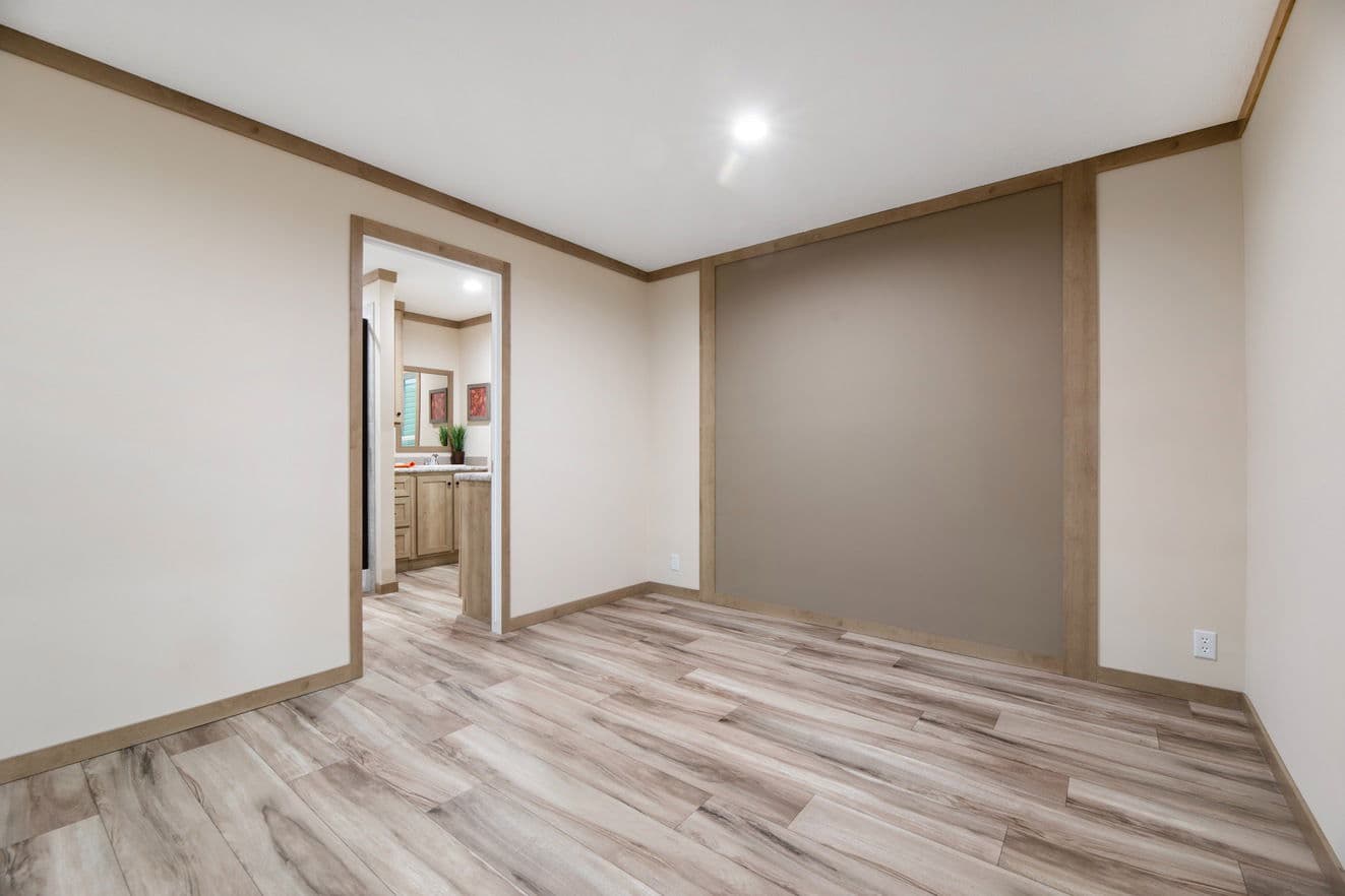 Ascension 16723h interior home features