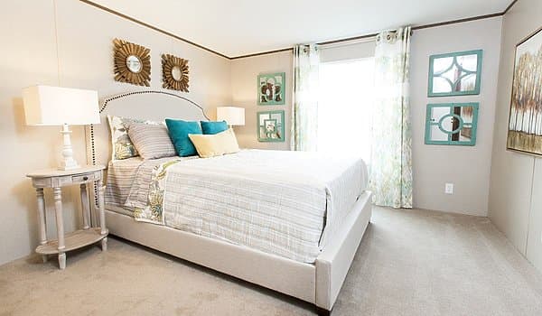 Delight bedroom home features