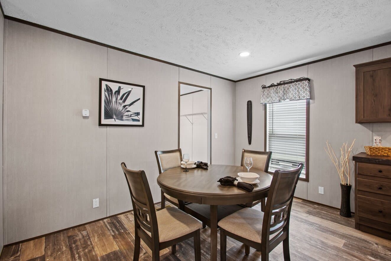 Express 28443w interior home features