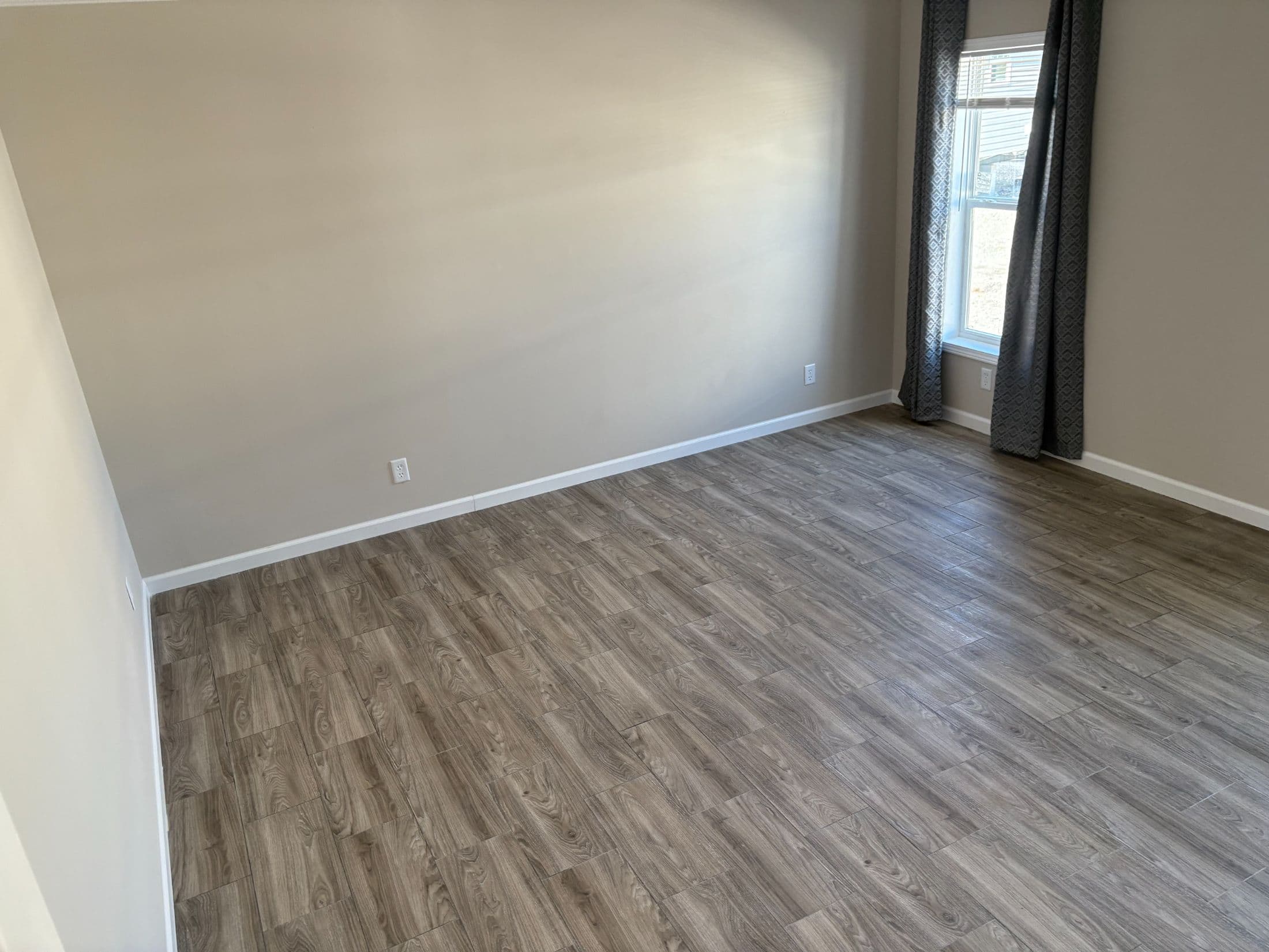 Md-10-32 lynnox bedroom home features