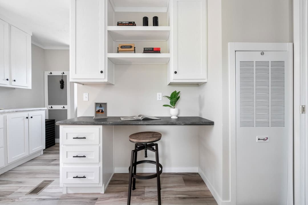 Champ interior home features