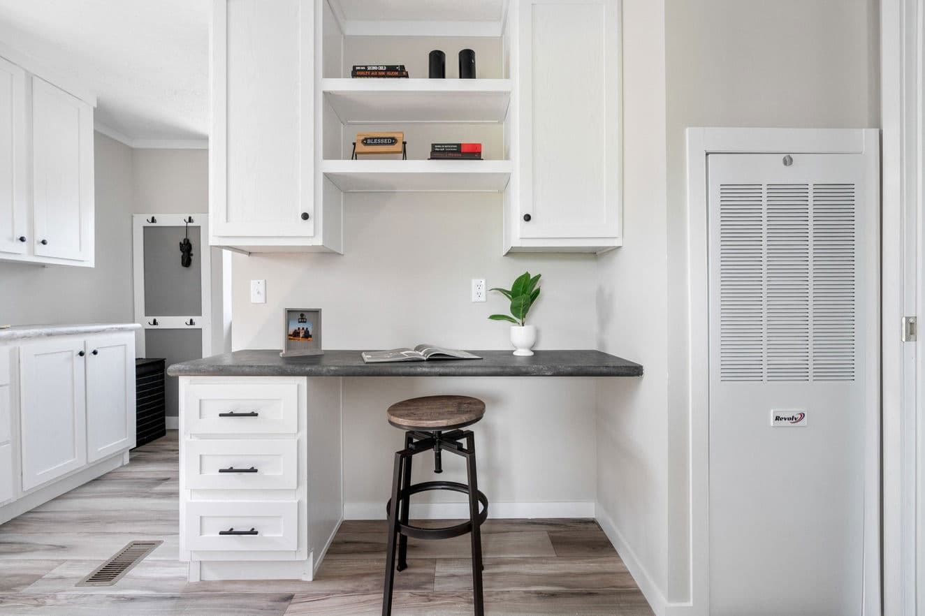 Champ interior home features