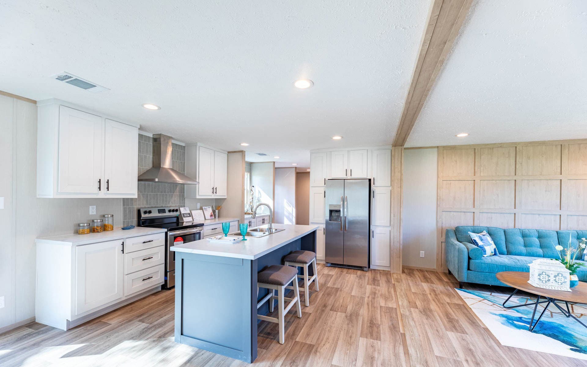Expedition hero home features
