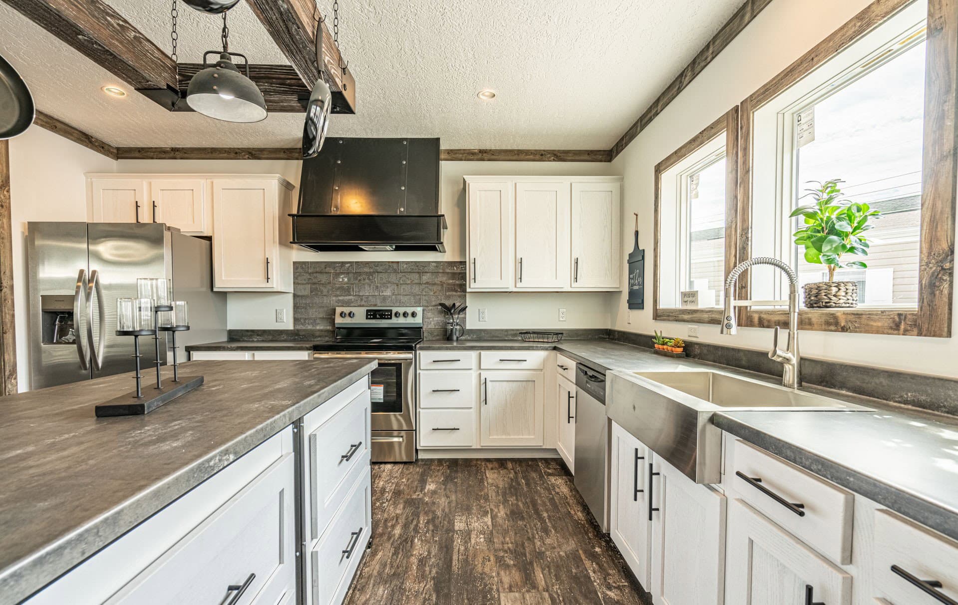 The sumner  home features