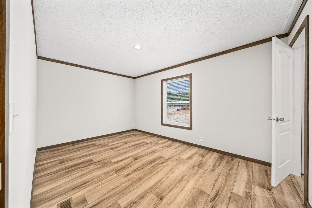 Warrior 32563f bedroom home features