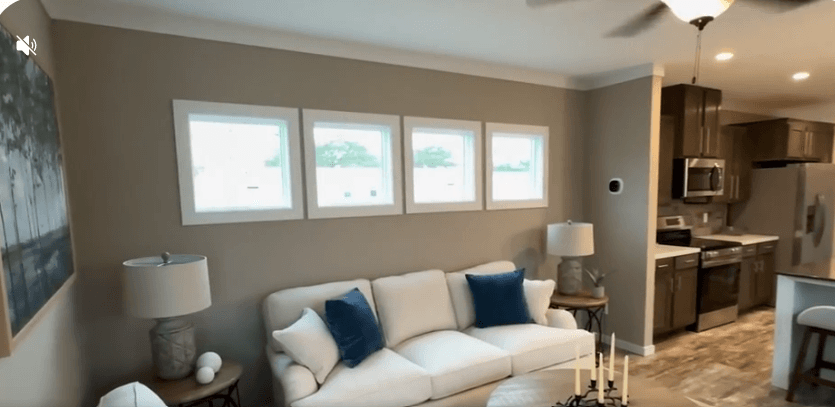 The alexander  home features