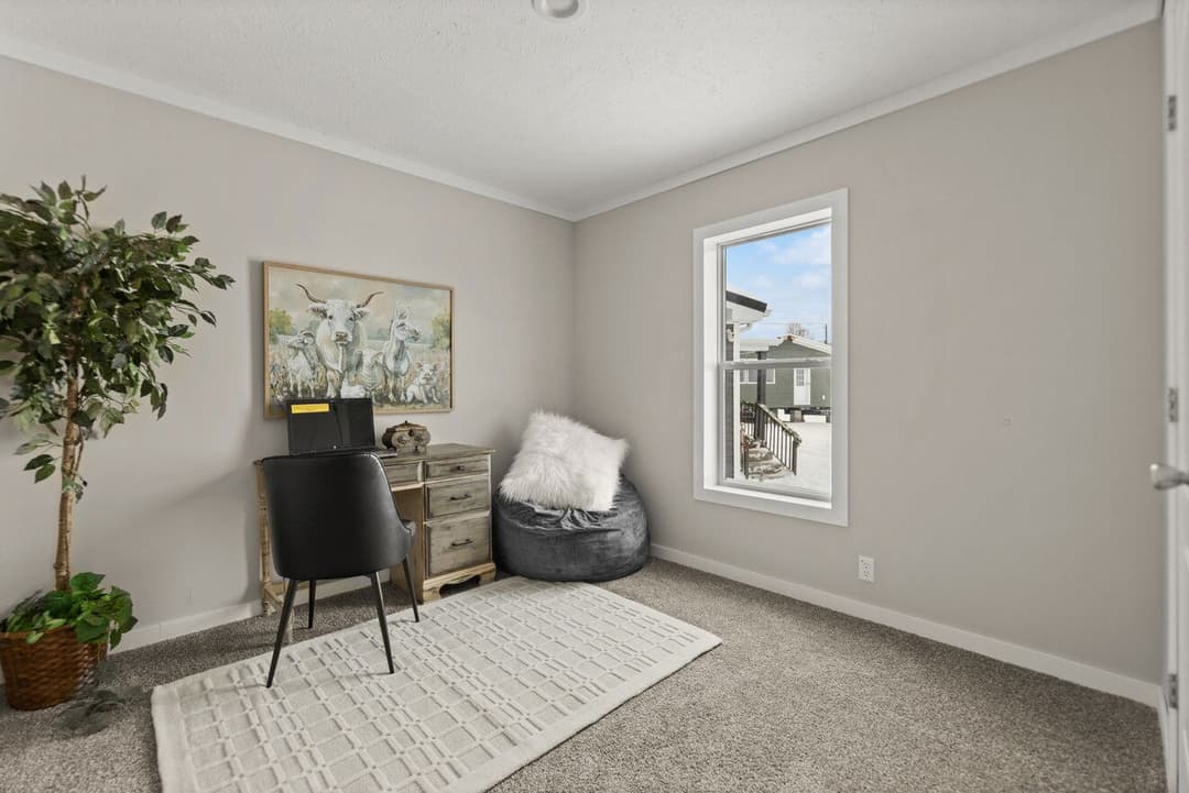 Escape 28443b bedroom home features