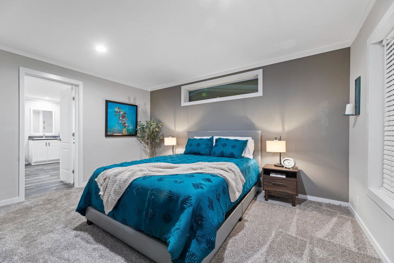 K2 32764p bedroom home features