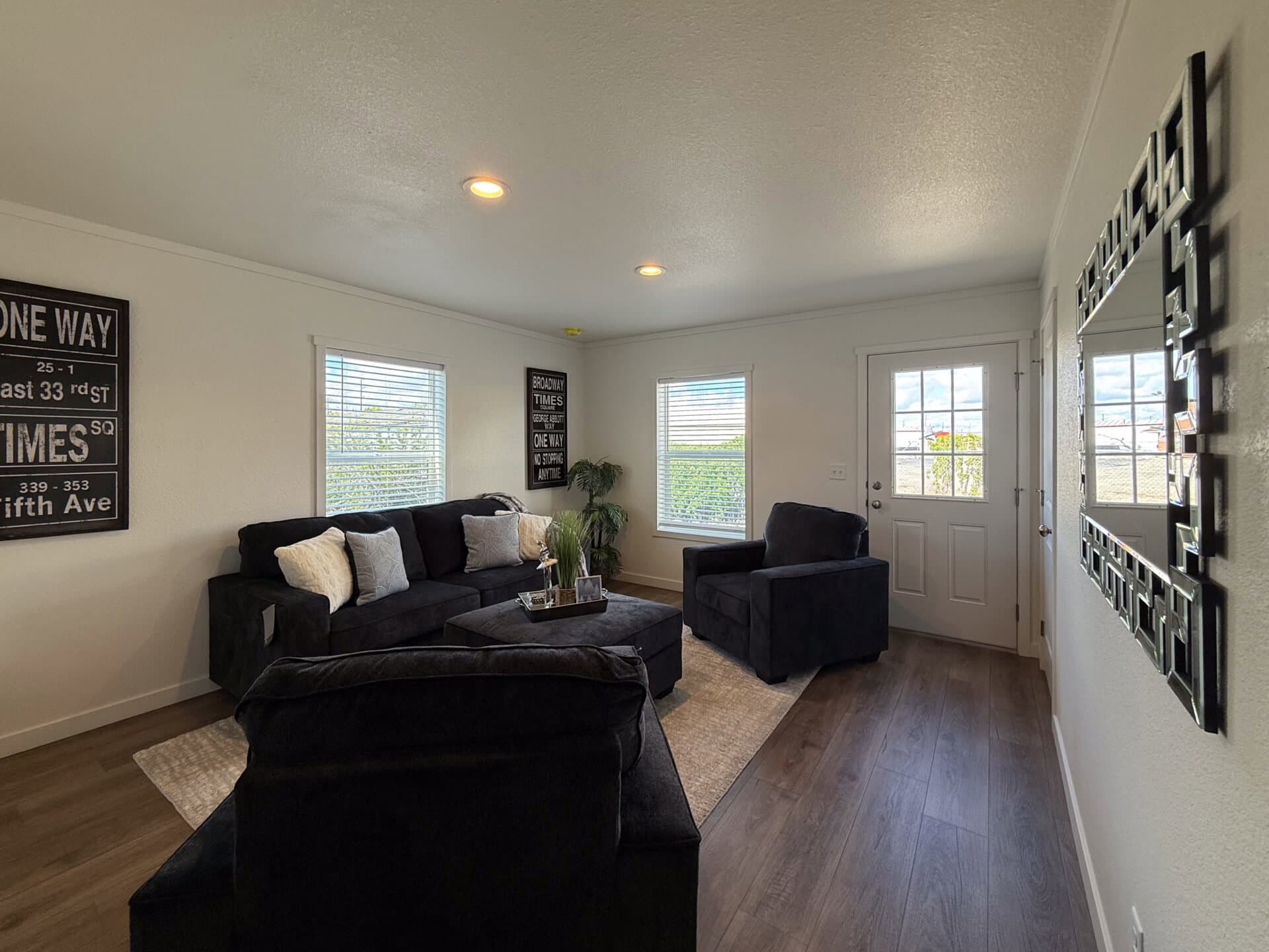 Rocket man  home features