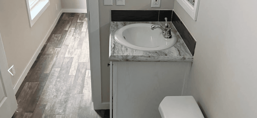 Deuce bathroom home features