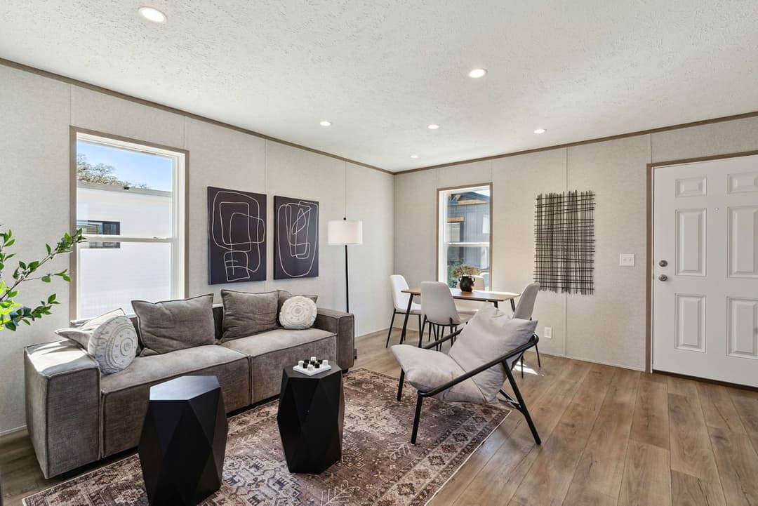 Pike interior home features