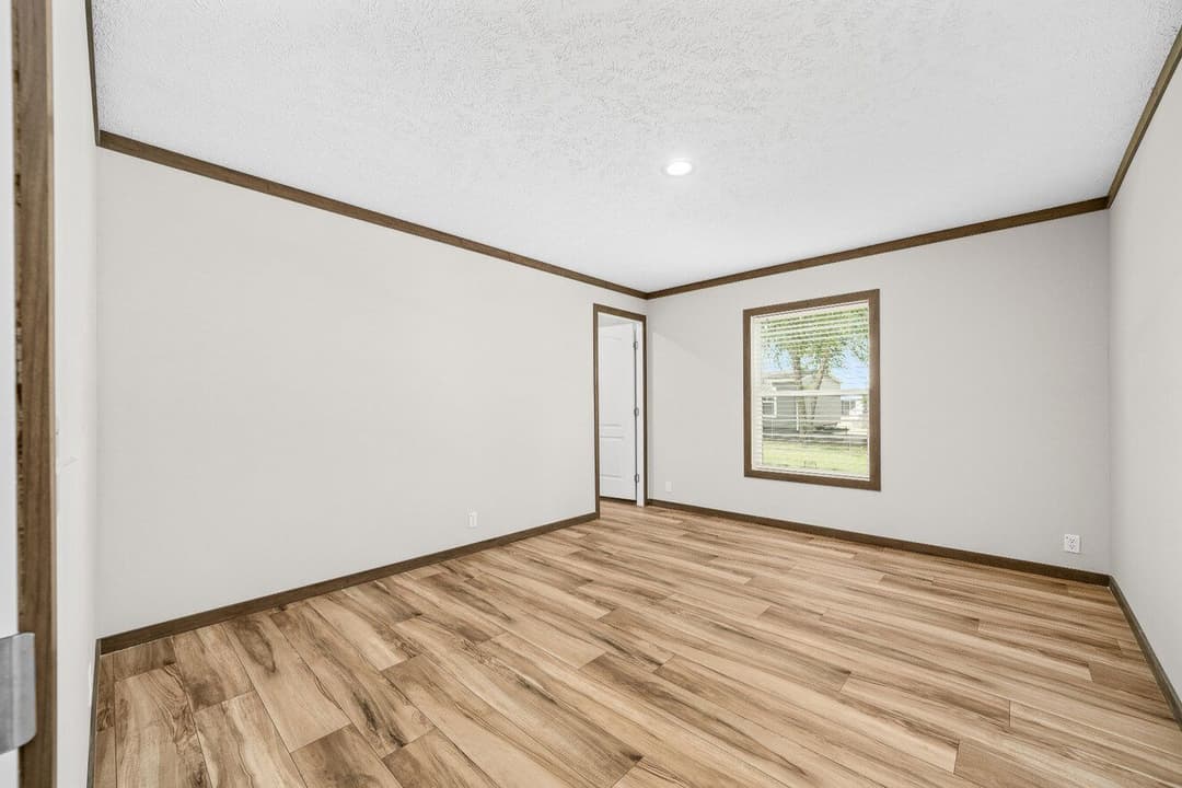 Warrior 32563f bedroom home features