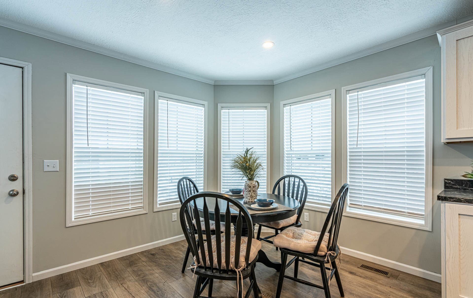 The maverick  home features