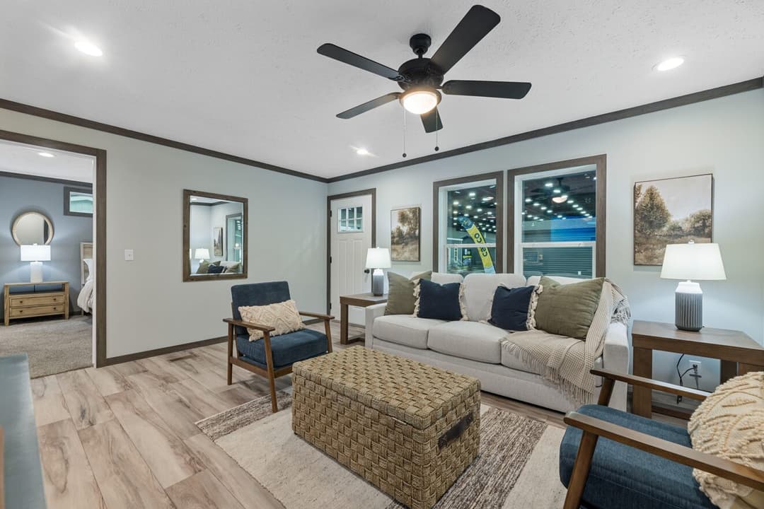 Hemos 28524b interior home features