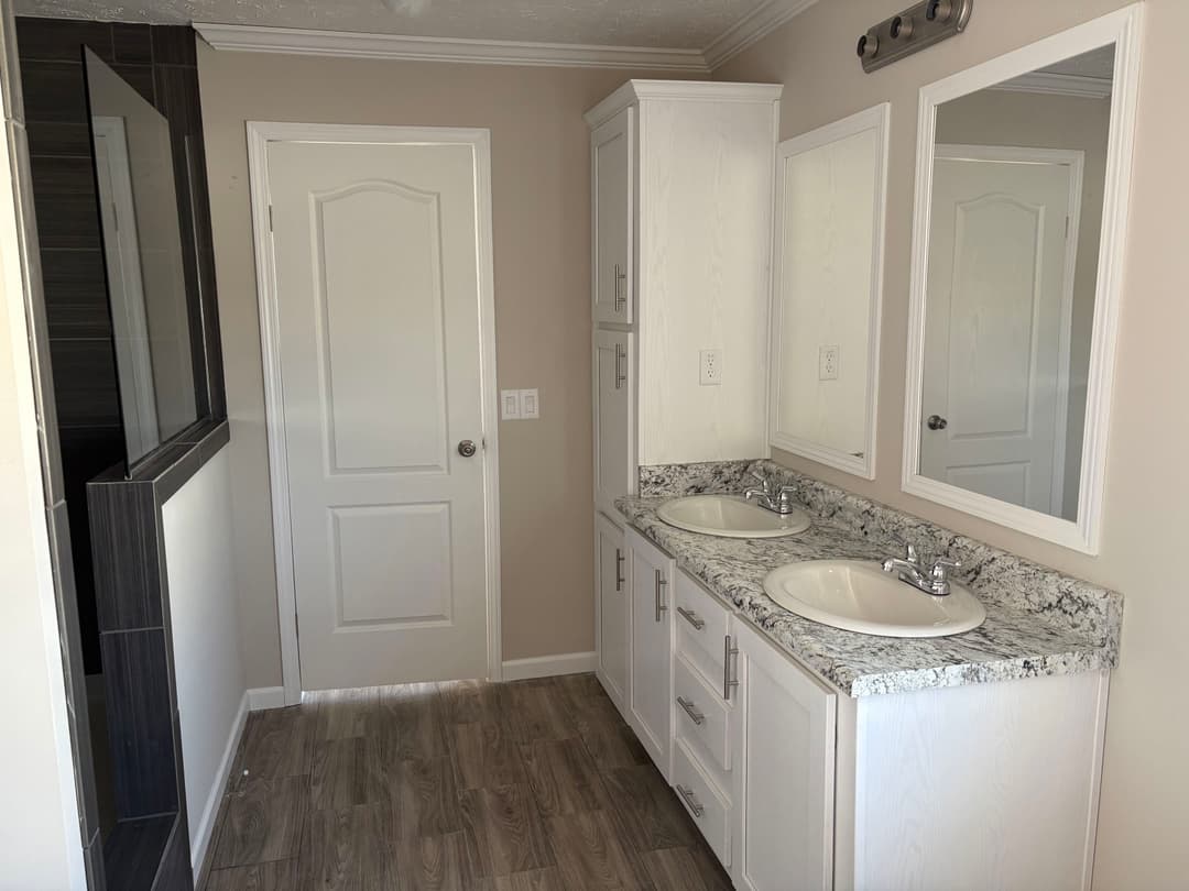 Md-10-32 lynnox bathroom home features