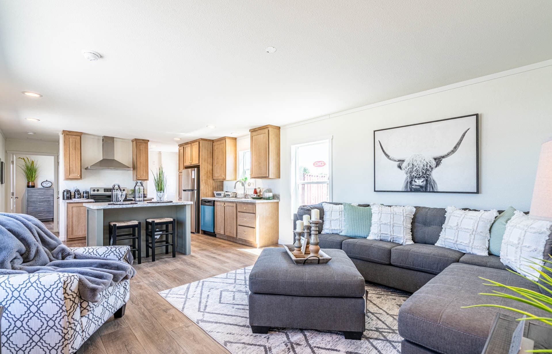 Move on up  home features