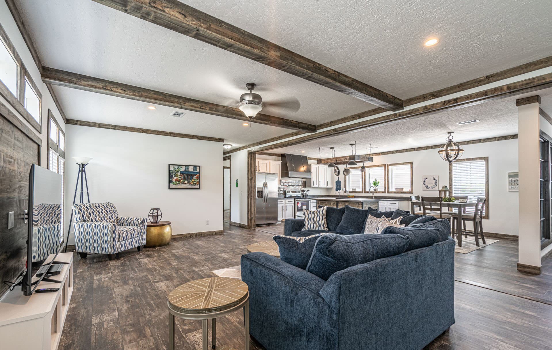 The sumner  home features