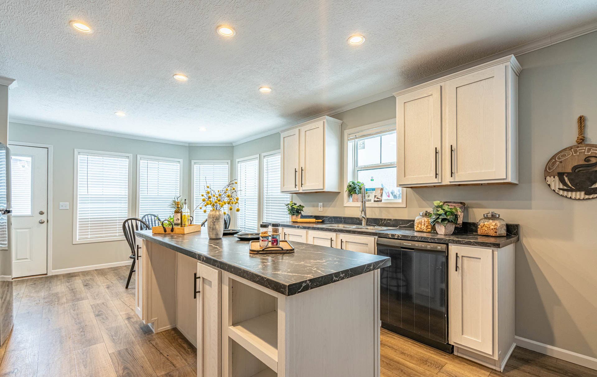 The maverick  home features