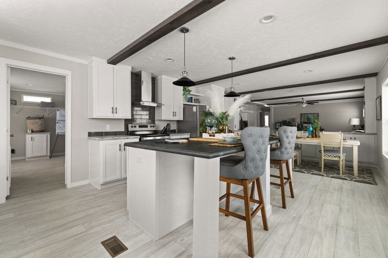 Beam house 32603x kitchen home features