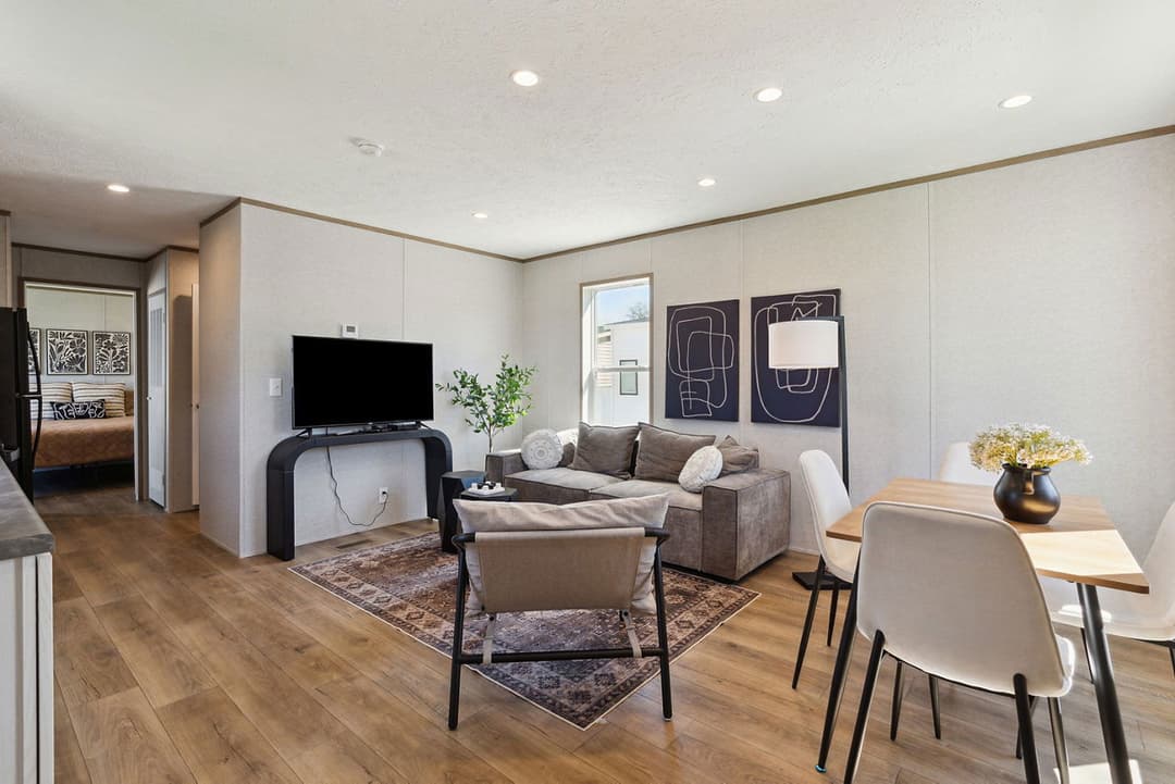Pike interior home features