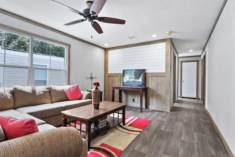 Tinsley  home features