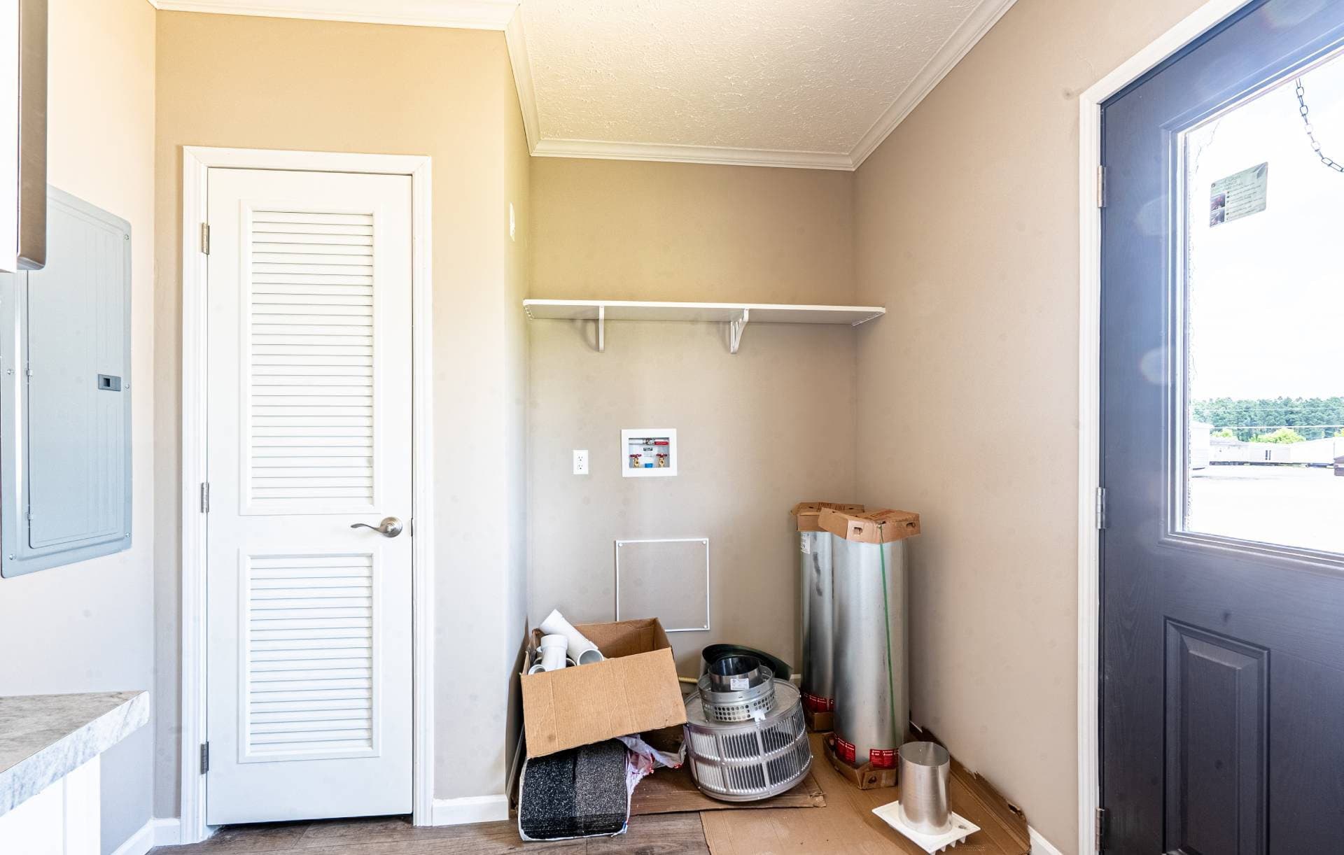 The bandon  home features